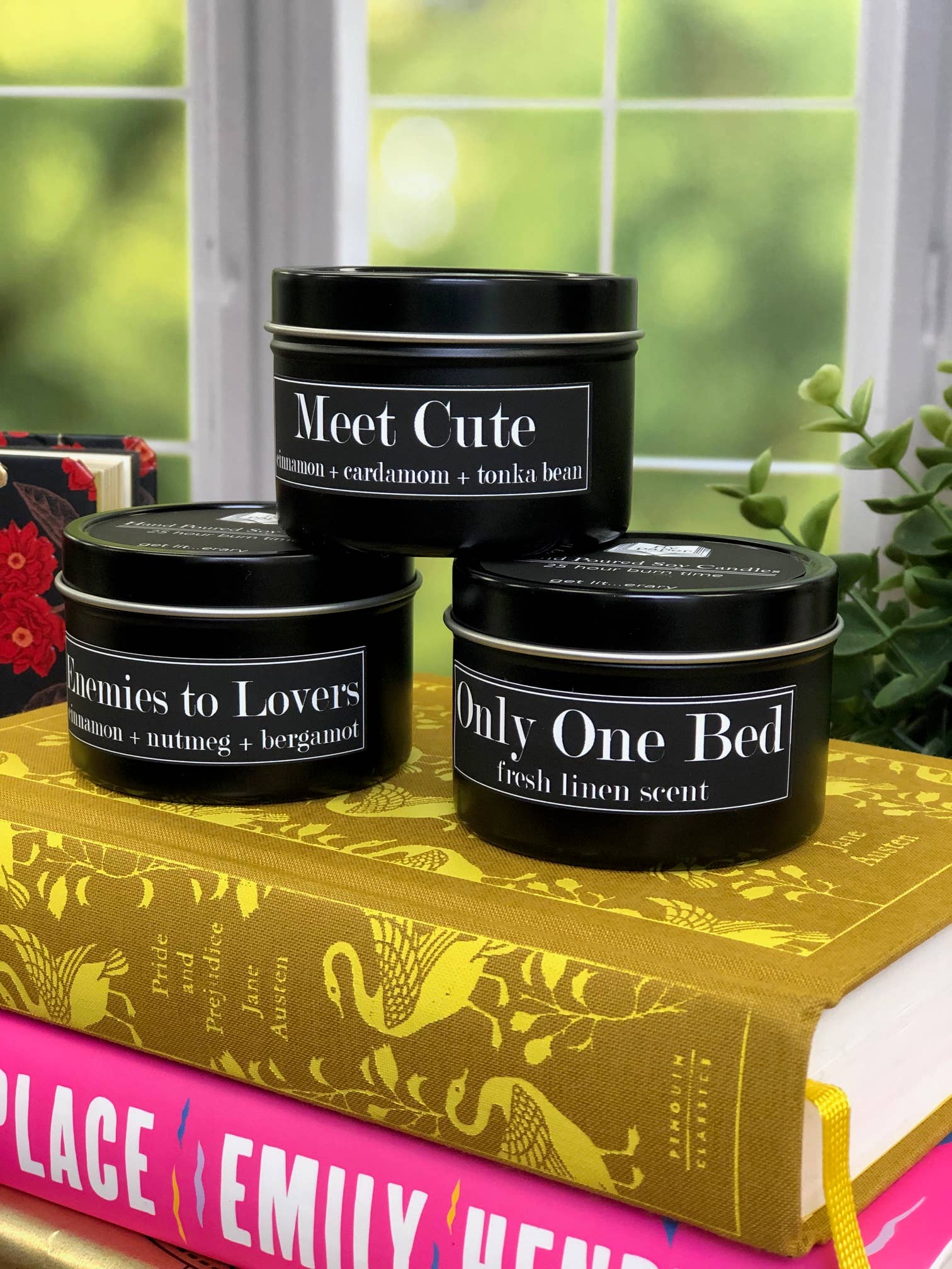 Book Boyfriend Soy Candle (4 oz) - Bay Leaf + Cedarwood + Tobacco