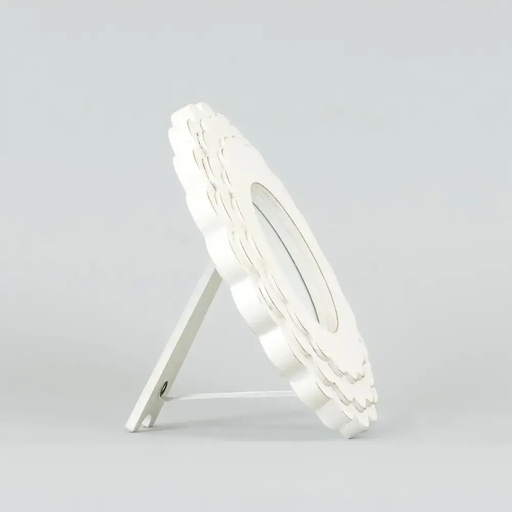 Scallop Photo Frame 4" x 4", Round