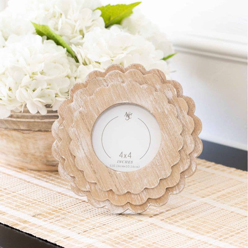 Round Scallop Photo Frame 4" x 4", Round