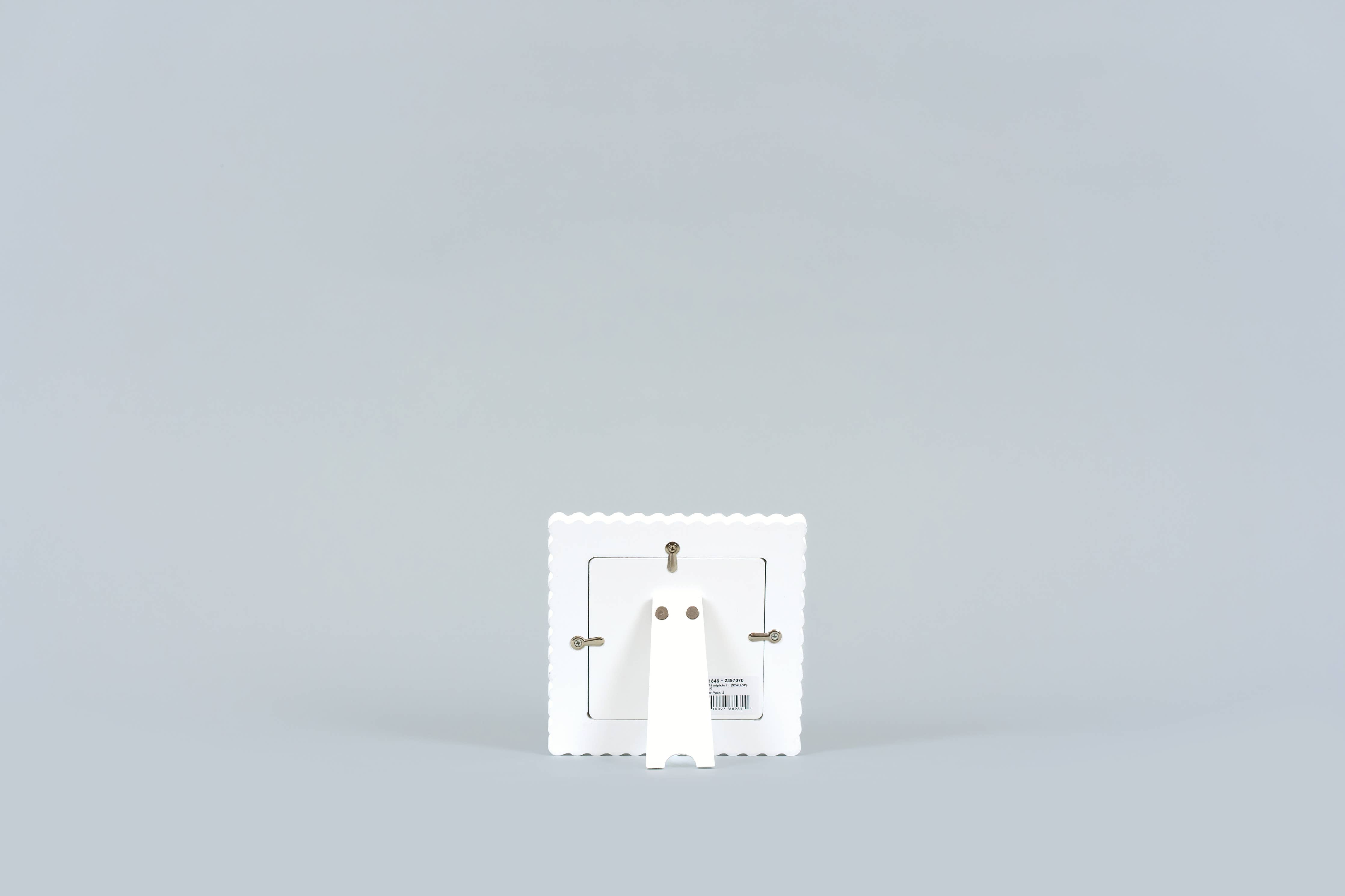 Wood Scallop Frame - 6" x 6", Square