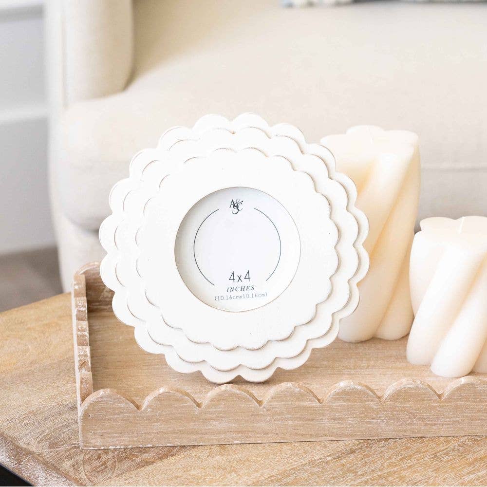 Scallop Photo Frame 4" x 4", Round