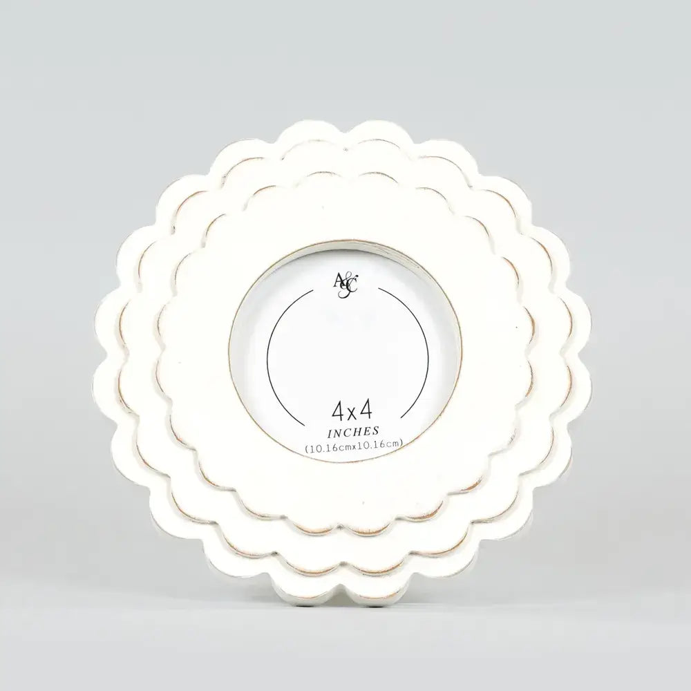Scallop Photo Frame 4" x 4", Round