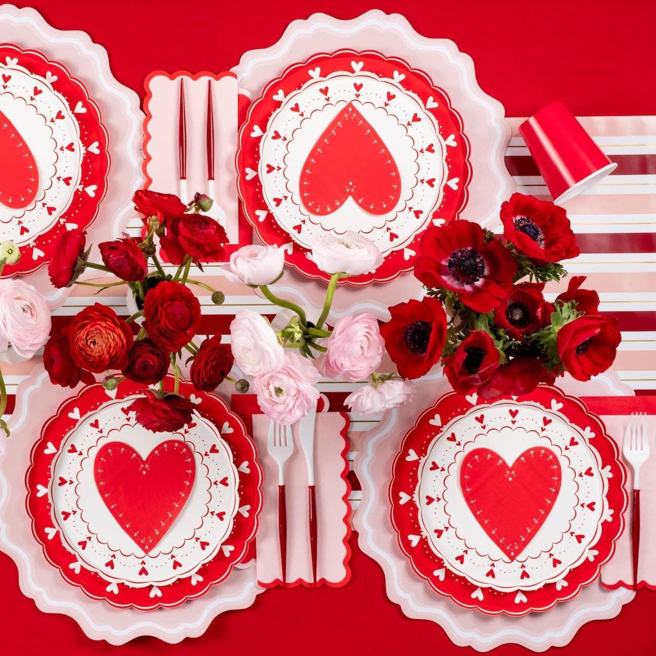 Pink Fancy Scallop Paper Placemats