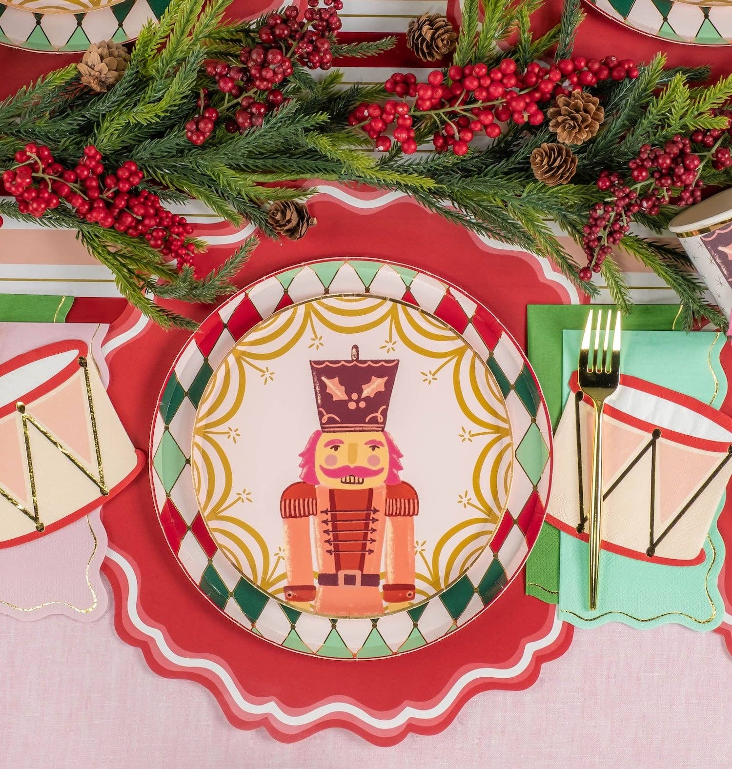 MCL23-PL2- Bright Red Fancy Scallop Paper Placemats