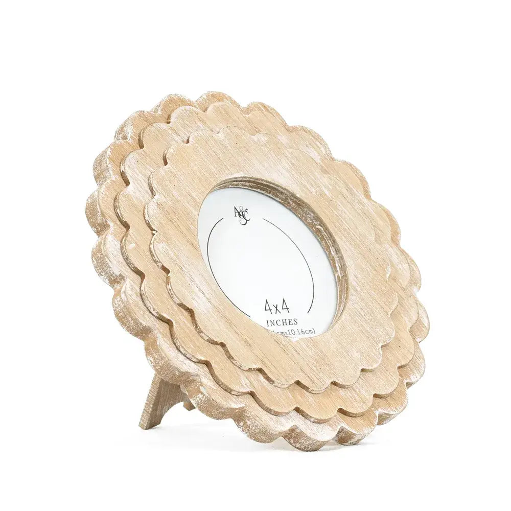 Round Scallop Photo Frame 4" x 4", Round